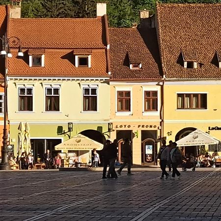 4 Rooms Piata Sfatului Brasov Exterior photo