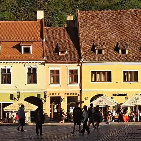 4 Rooms Piata Sfatului Brasov Exterior photo